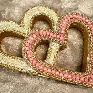 Double heart Valentine’s decor